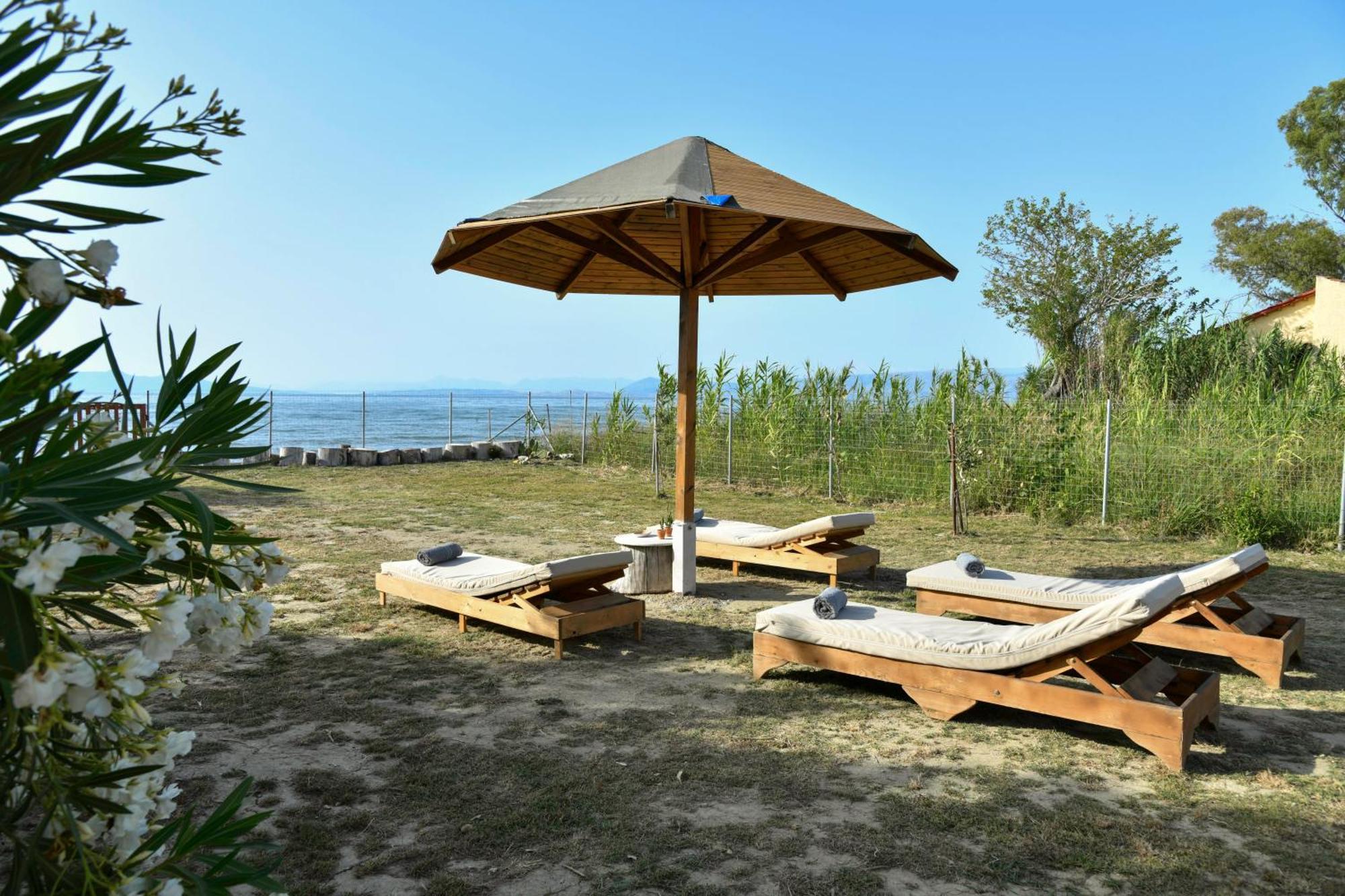Вилла Vasilikis Sea House Лефкими Экстерьер фото
