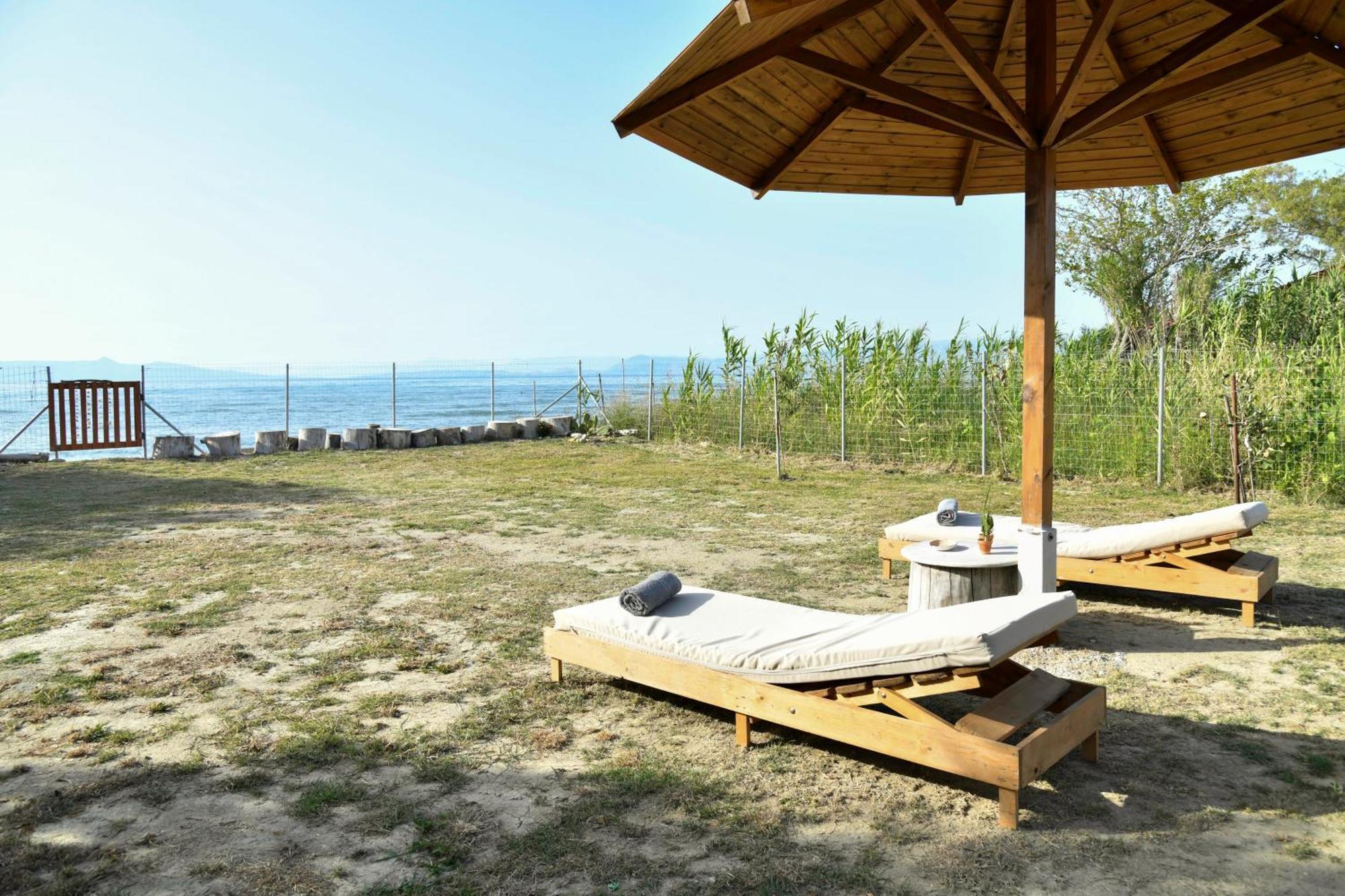 Вилла Vasilikis Sea House Лефкими Экстерьер фото