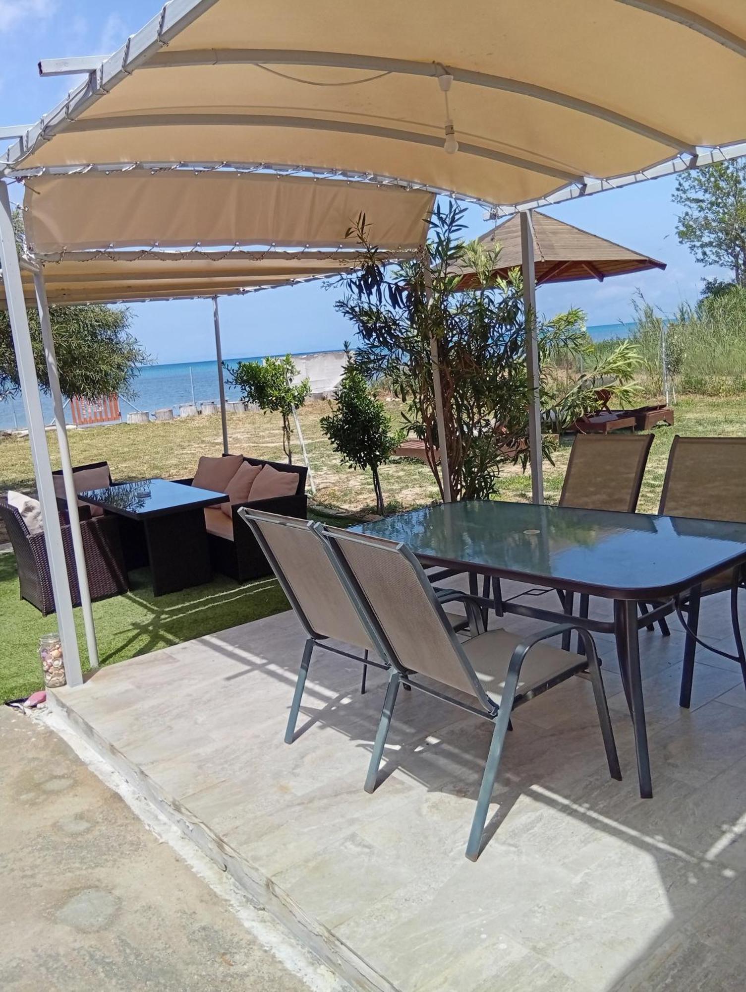 Вилла Vasilikis Sea House Лефкими Экстерьер фото